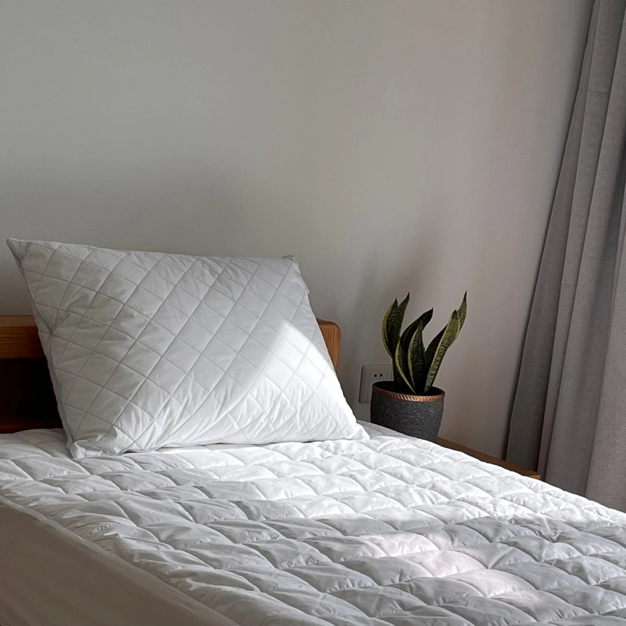 Factory Wholesale Fashion High - Grade Quilted Pillow Core with Piping