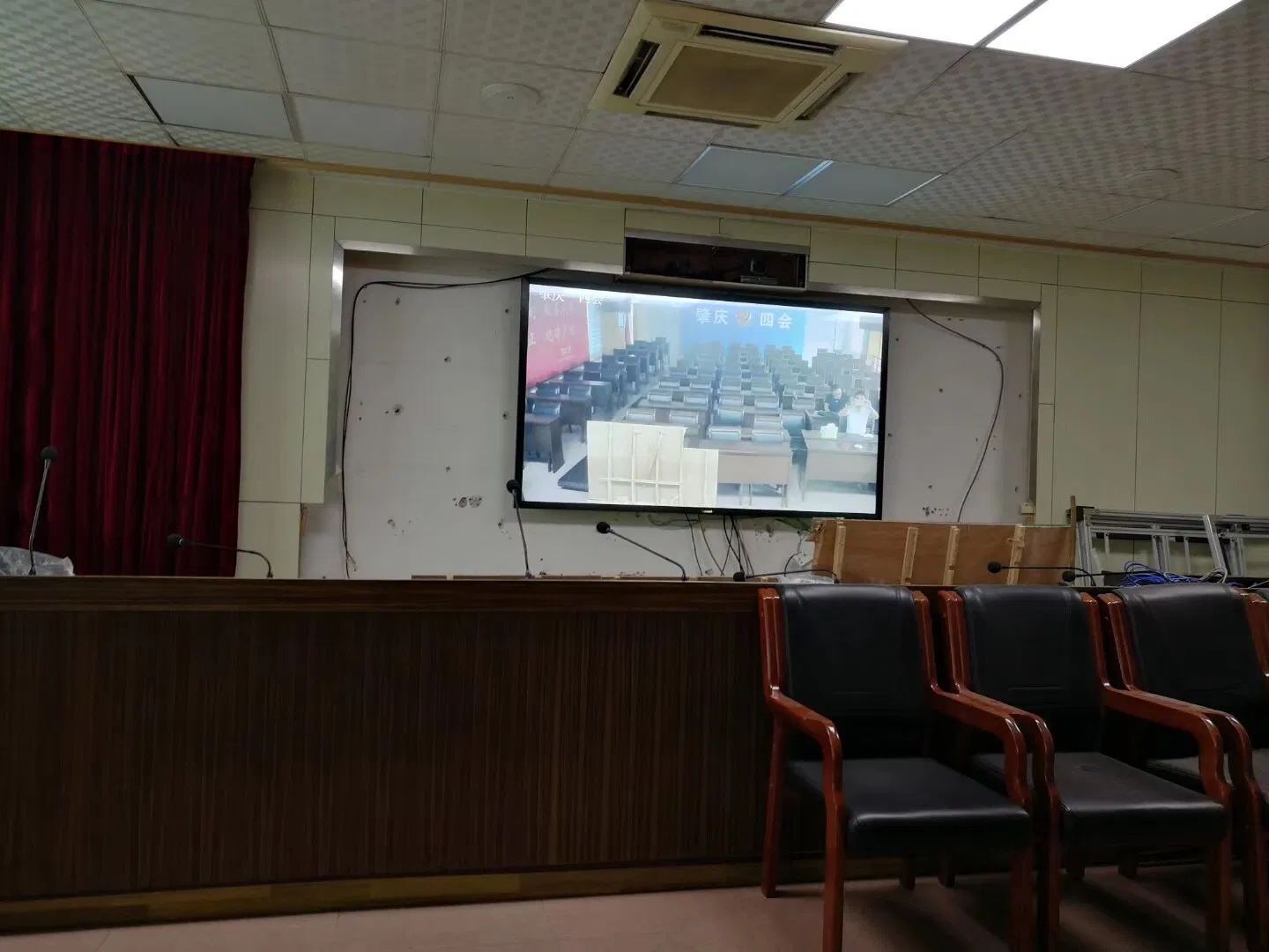 High Brightness 65inch LCD CCTV 4K UHD Commercial Monitor LCD TV