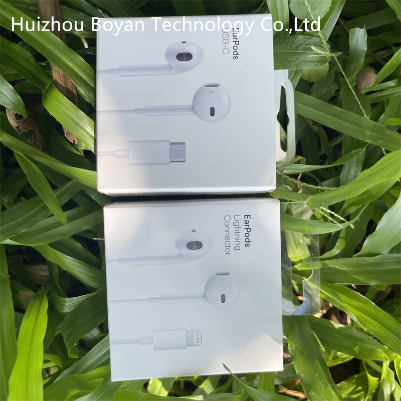 Наушники проводные USB-C, белые, в ухо