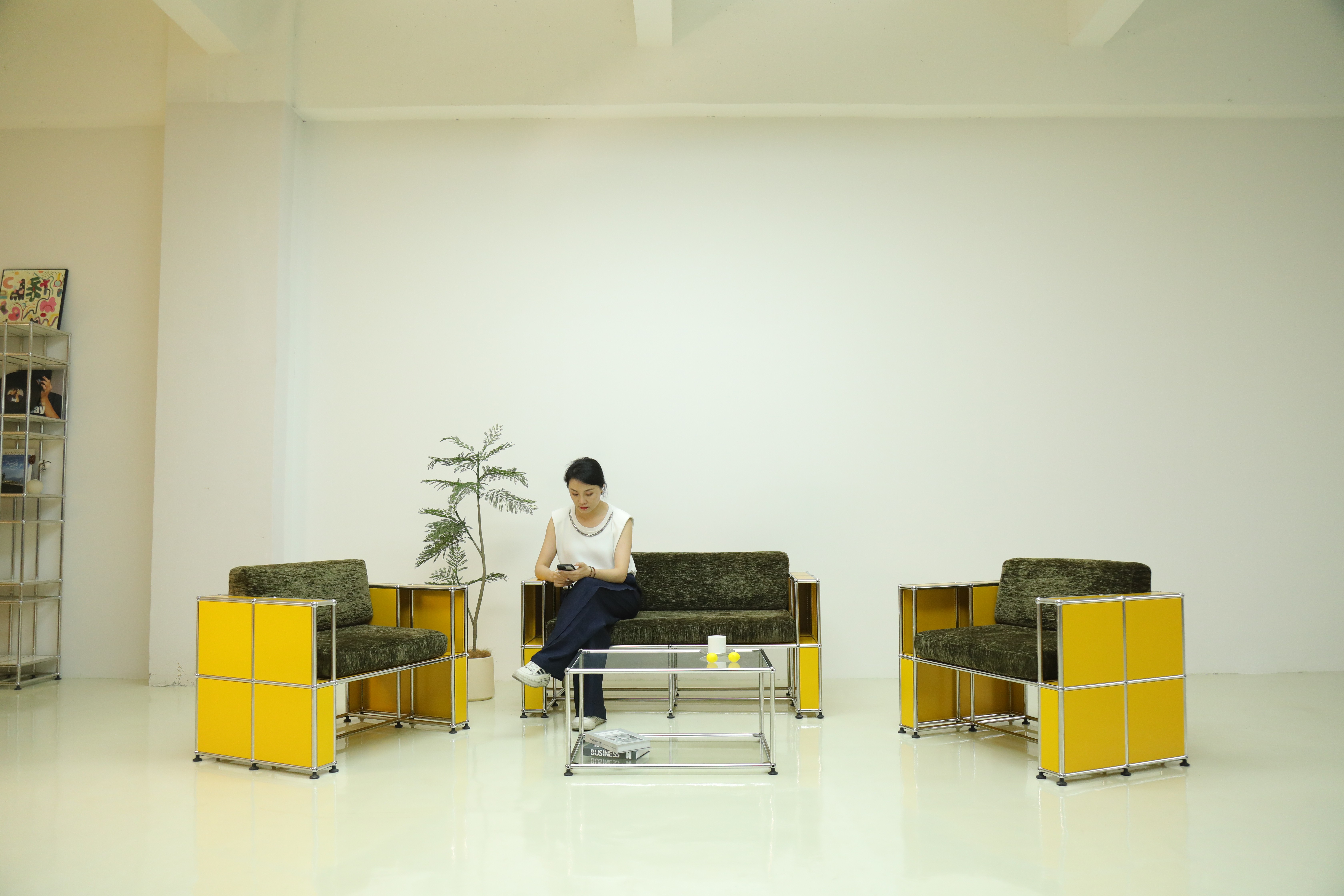 Мебель для гостиной металл нержавейка диван стулья столик минимализм