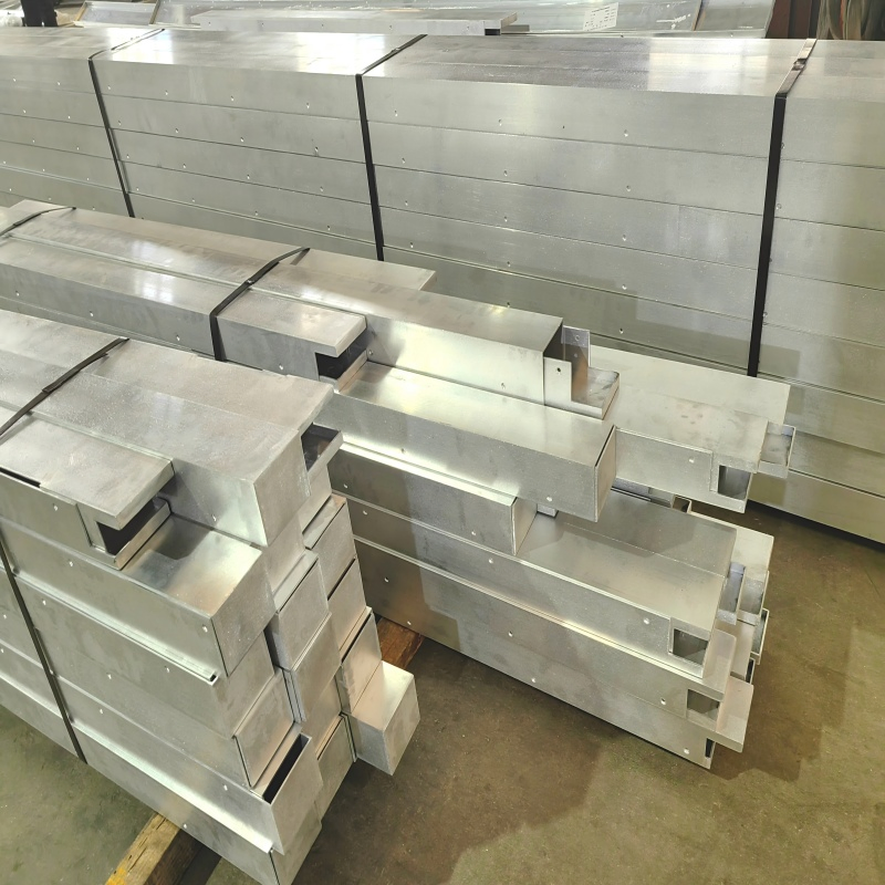 How Stainless Steel Gutters Enhance Roof Drainage and Protection