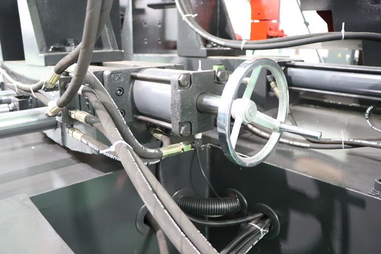 Станок ленточнопильный промышленный по металлу GZ4253