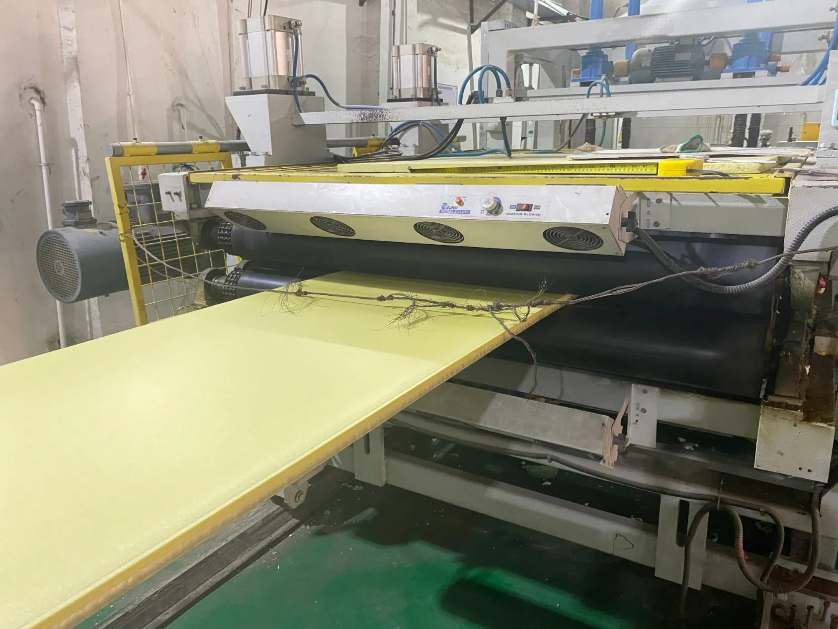 Jialiang B1 30mm Thick Composite Sandwich Panel for Versatile Use
