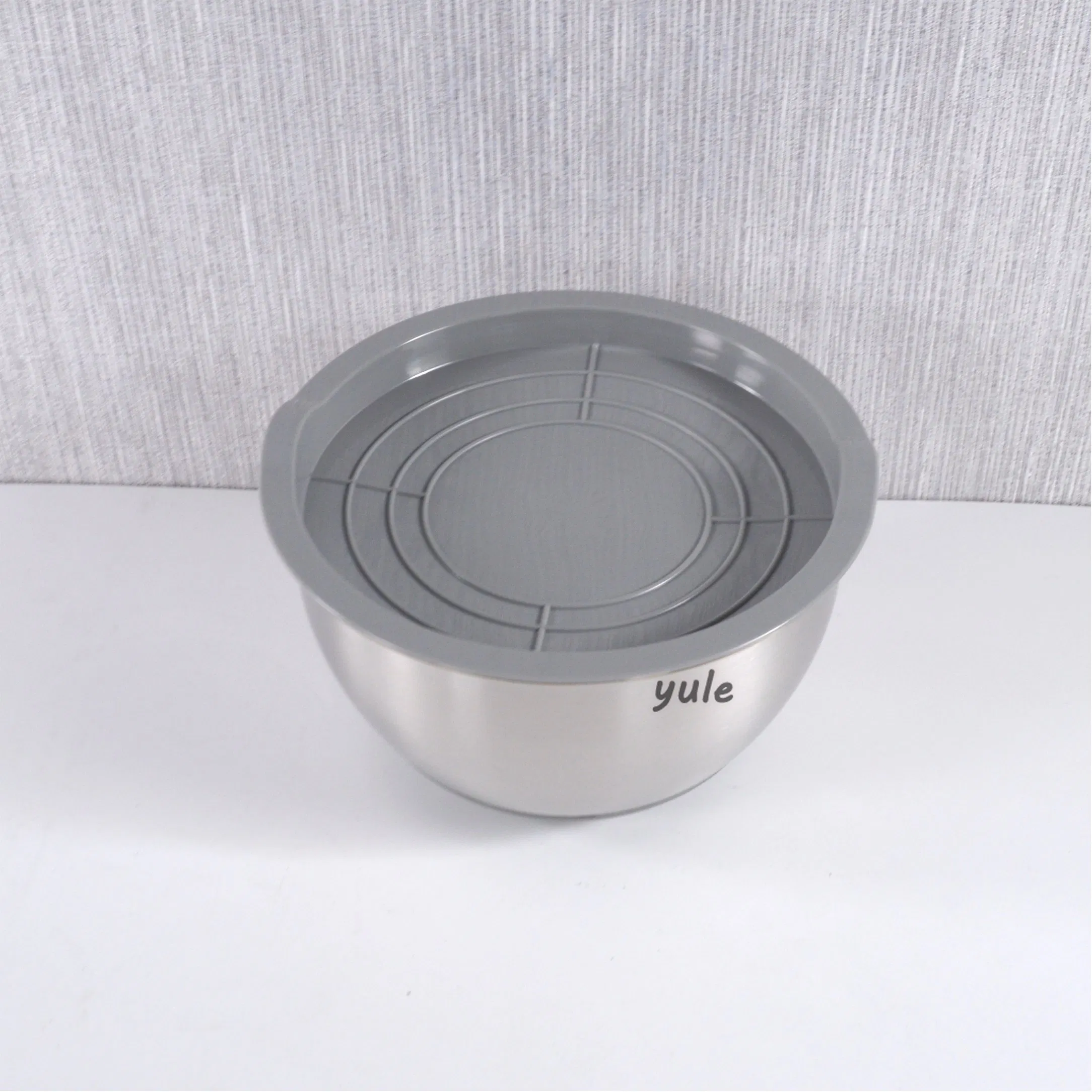 Stainless Steel Gray Color Silicone Bottom Mixing Bowl