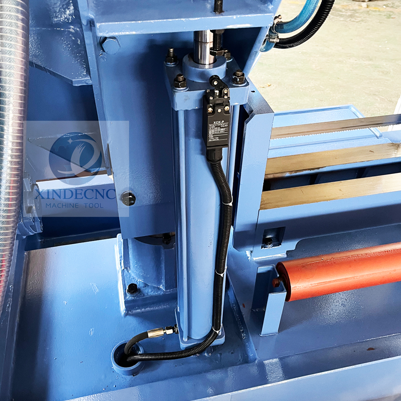 Ленточная пила по металлу полуавтоматическая GB4250