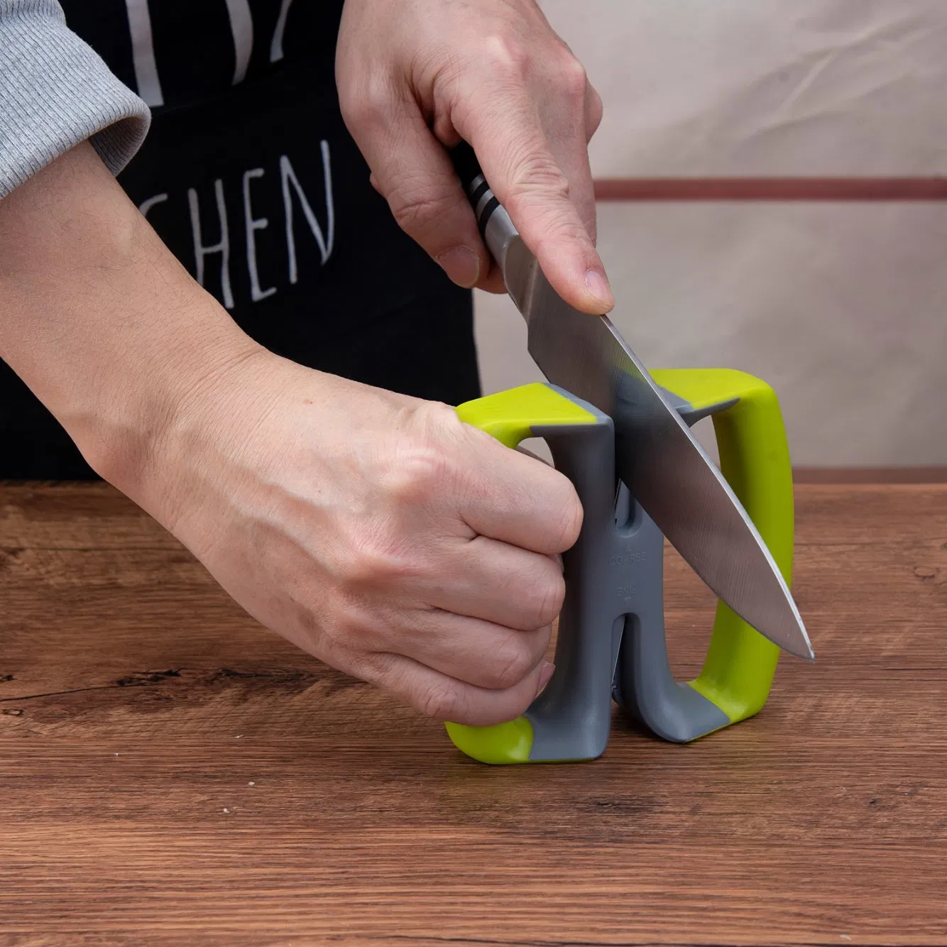 Knife Slicker X Shape Knife Sharpener 2 Stage Sharpening Coarse Fine Grip Mini Safe Tool for Most Knives Scissors Kitchen Sharpener