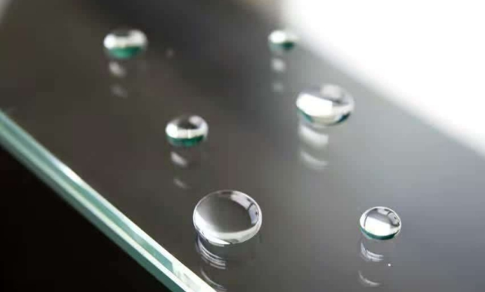 Easy to Clean Glass with Ion Exchange Technology That Can Withstand Weathering for 25 Years