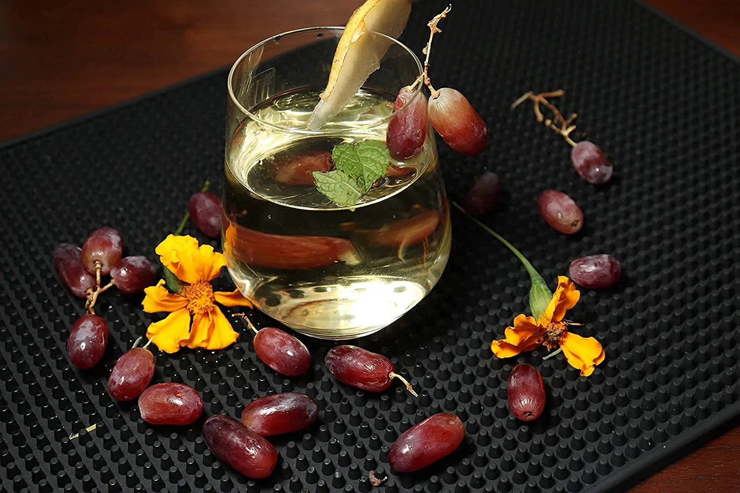 Best Selling Black Mats 12X18 Inches for Bars Restaurants Durable