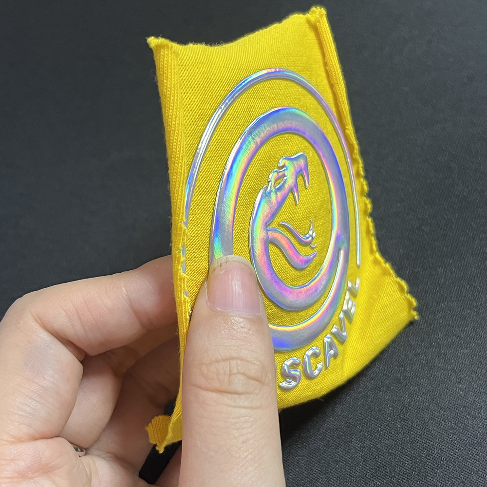 Этикетка силиконовая термопереводная 3D с логотипом