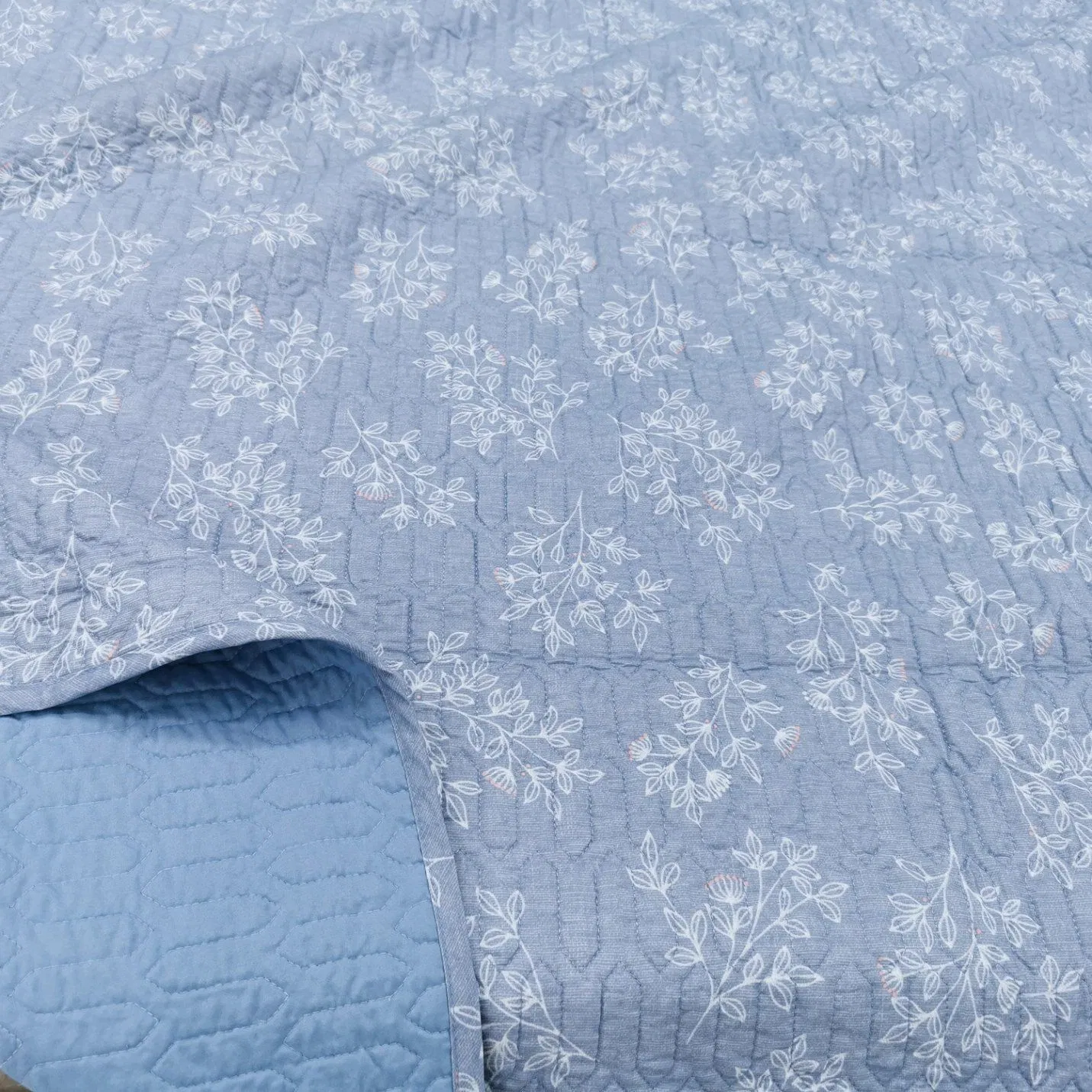 Antifouling Pretectors Fitted Mattress Pad Hypoallergenic Polyester Bed Cover