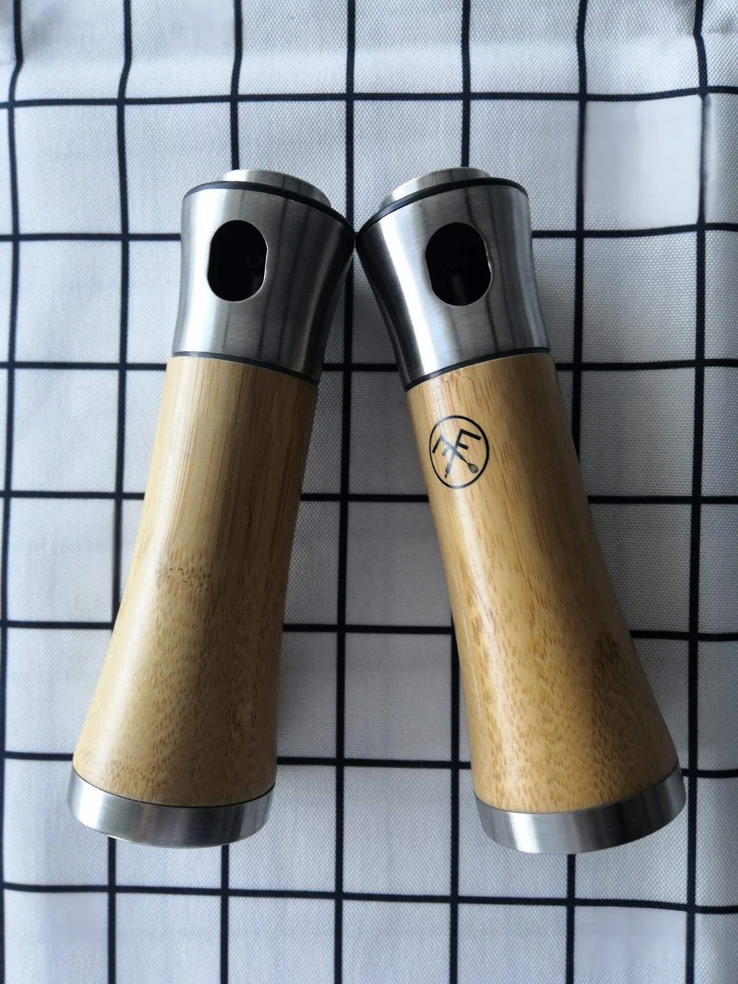 Custom Logo Bamboo Olive Oil Sprayer Stainless Steel Refillable Vinegar Dispenser Bottle Kitchen Gadgets