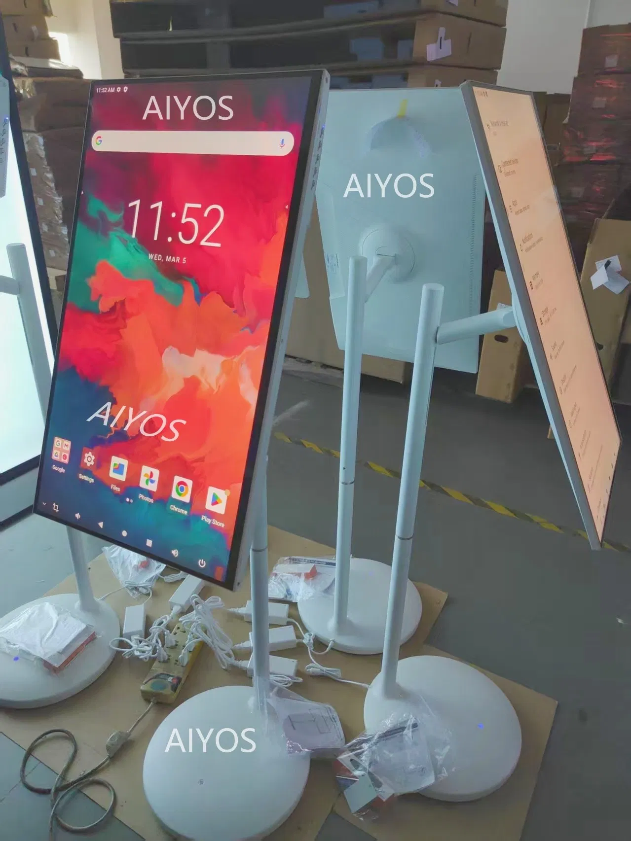 32-Inch Capacitive Floor-Standing Touch-All-in-One Portable Touch Screen LCD Monitor with Big Capacity Battery