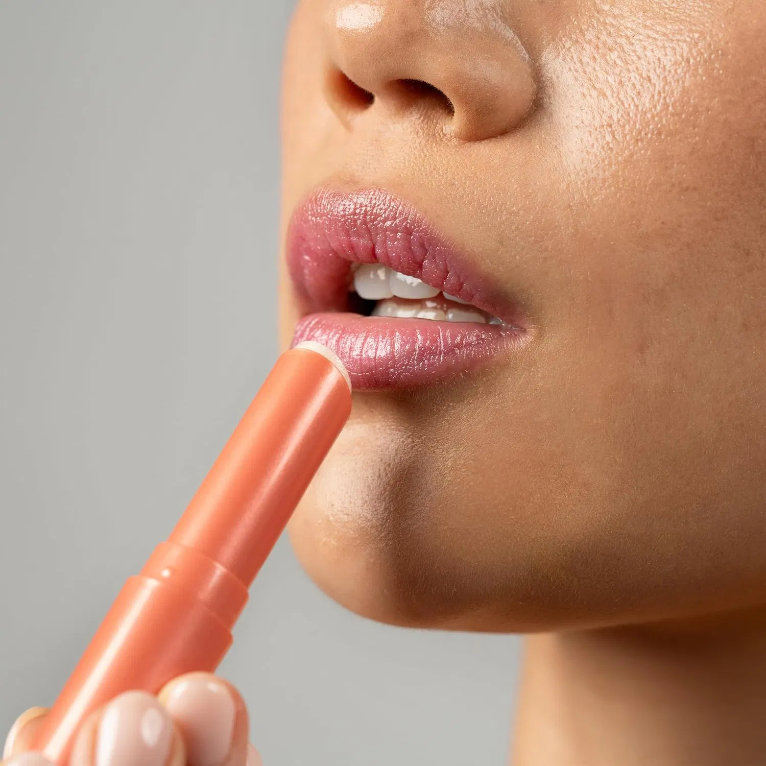Protective Lip Care Balm Nourish & Shield Lips Against Harsh Environments