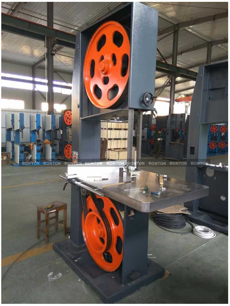 Станок ленточнопильный вертикальный по дереву