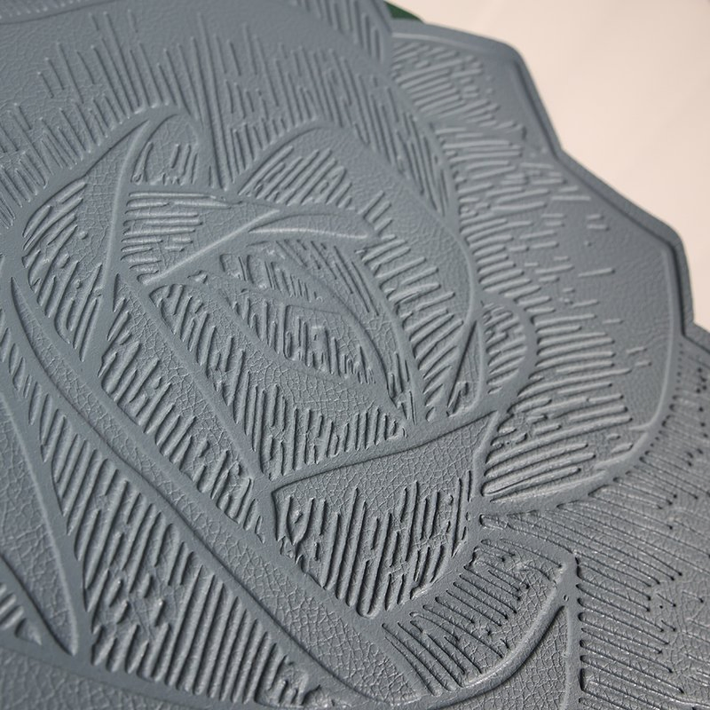 Luxury PVC Kitchen Table Mat Washable Waterproof Leather Placemat Classic Style for Table Decoration