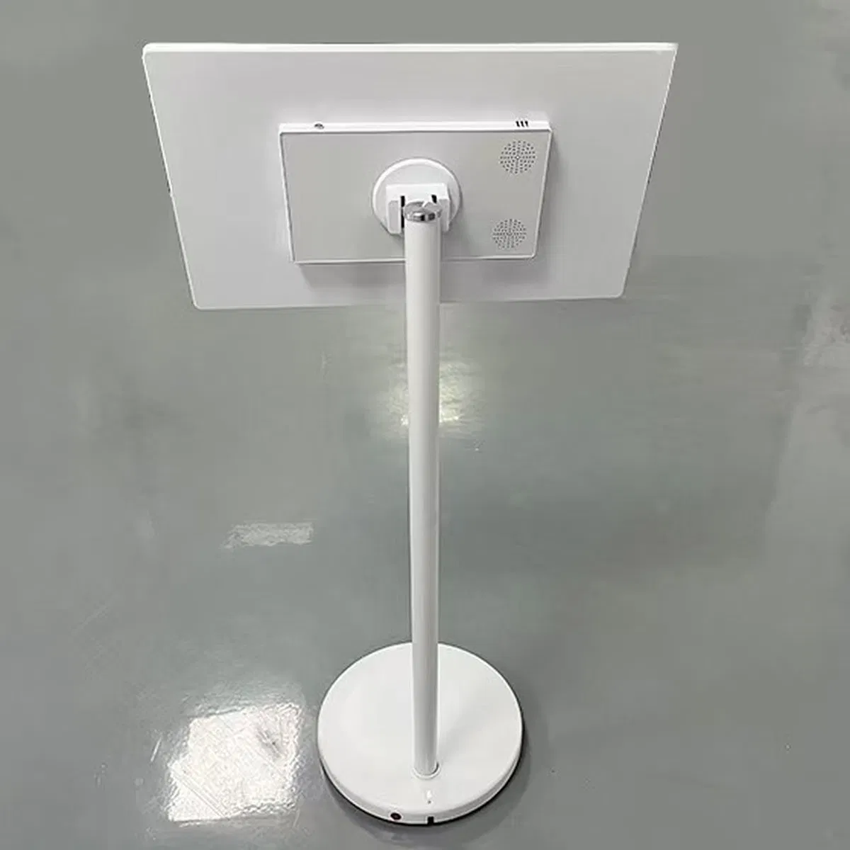 Портативный Android-телевизор 23.8 дюйма с камерой и мощной батареей