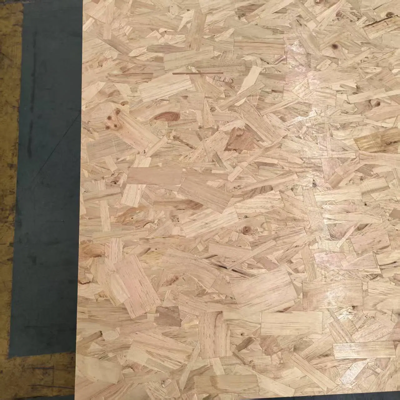 Wall Decoration with High Quality OSB Board