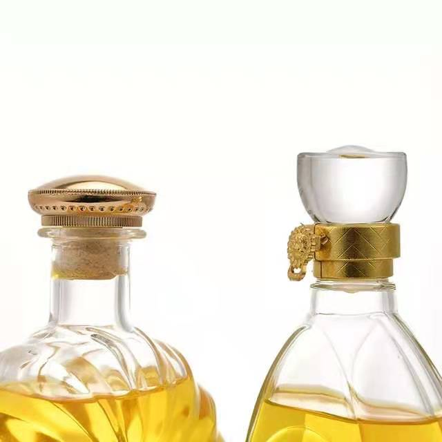 500ml 700ml Whiskey Rum Glass Bottle with Lid