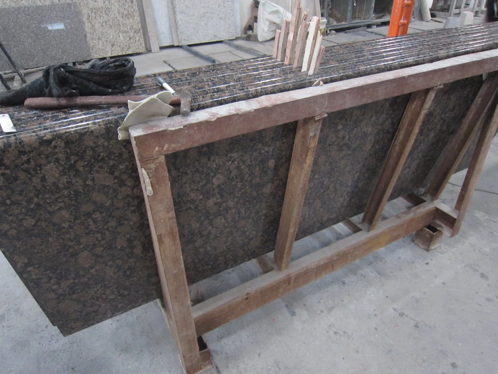 India Tan Brown Granite Full Bullnose Edge Prefab Stone Countertops for Kitchen