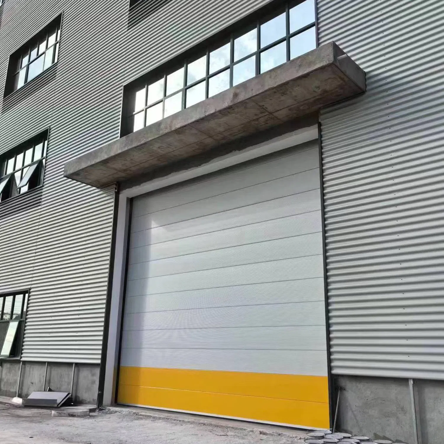 Industrial Overhead Door with Safety Inspection Certificate Automatic Sectional Garage Doors