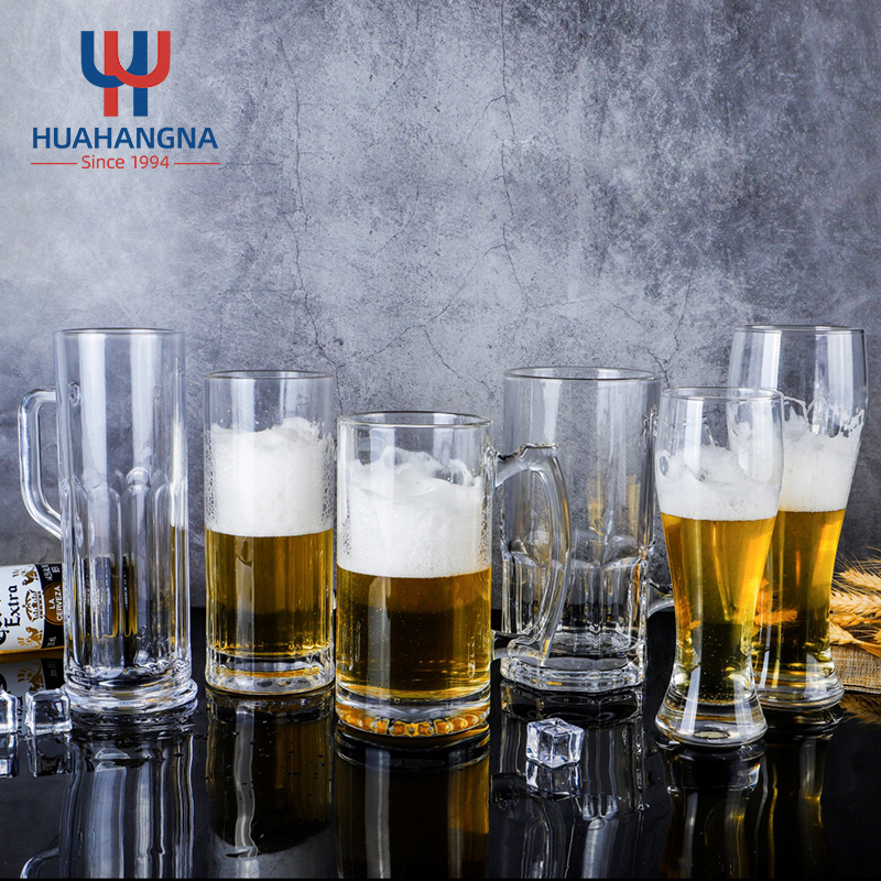 China Manufacture Vasos PARA Cervezas Wholesale Classical Clear World Football Wine Glassware Drinking Customized Logo Glass Craft Pilsner Beer Mugs with Handle