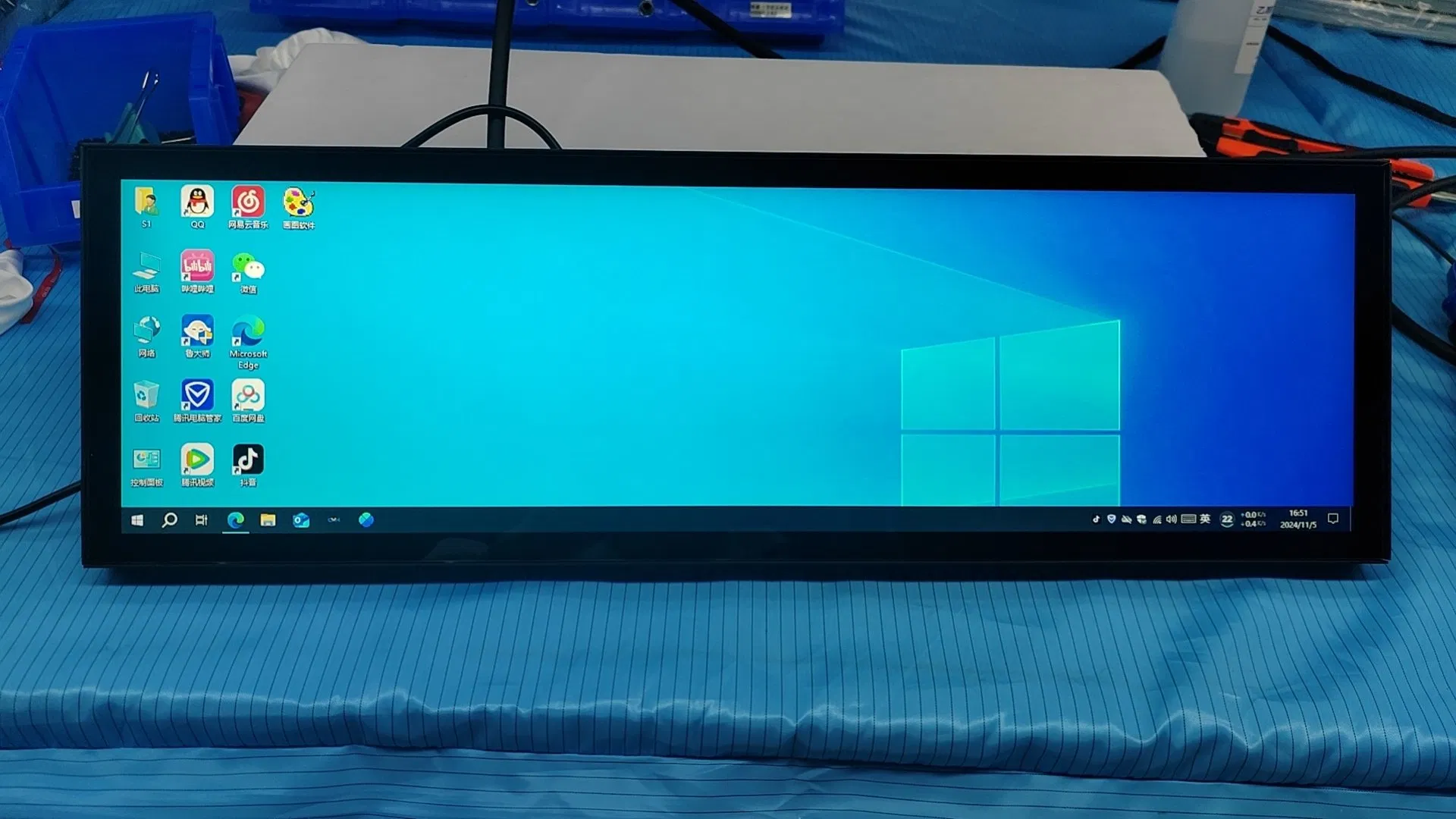 Wholesale 19.5inch 1920X536 700nits Media Player Railway Display Stretched Bar LCD Monitor