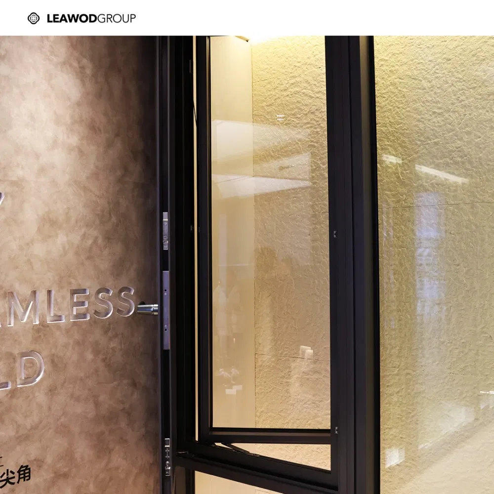 Энергосберегающее термоокно Leawod с москитной сеткой