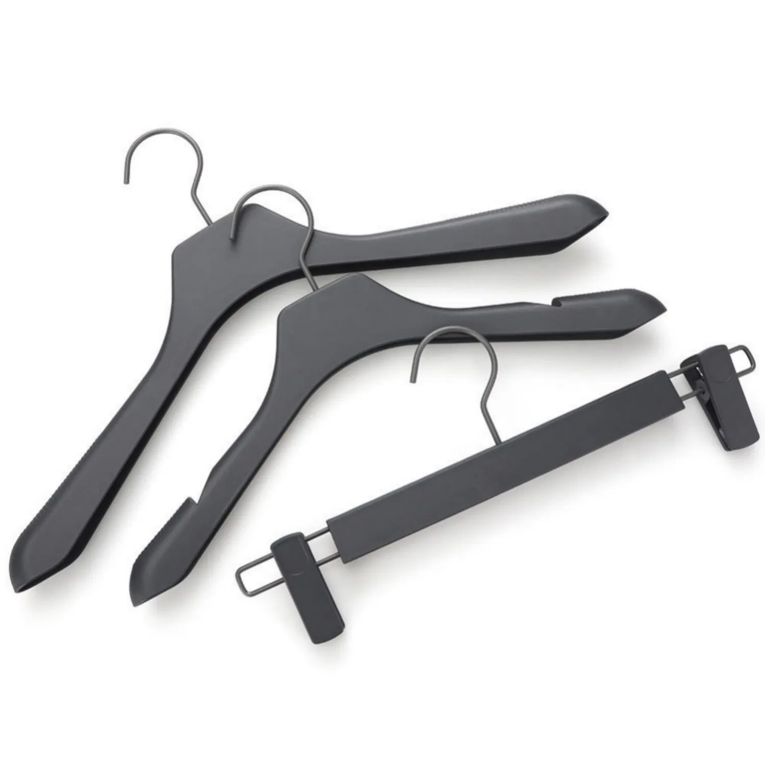 Набор пластиковых вешалок ассорти цветов для дома