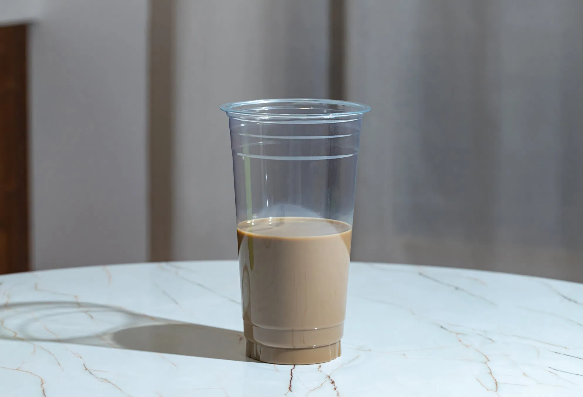Стакан для напитков PET 32oz с крышкой и логотипом