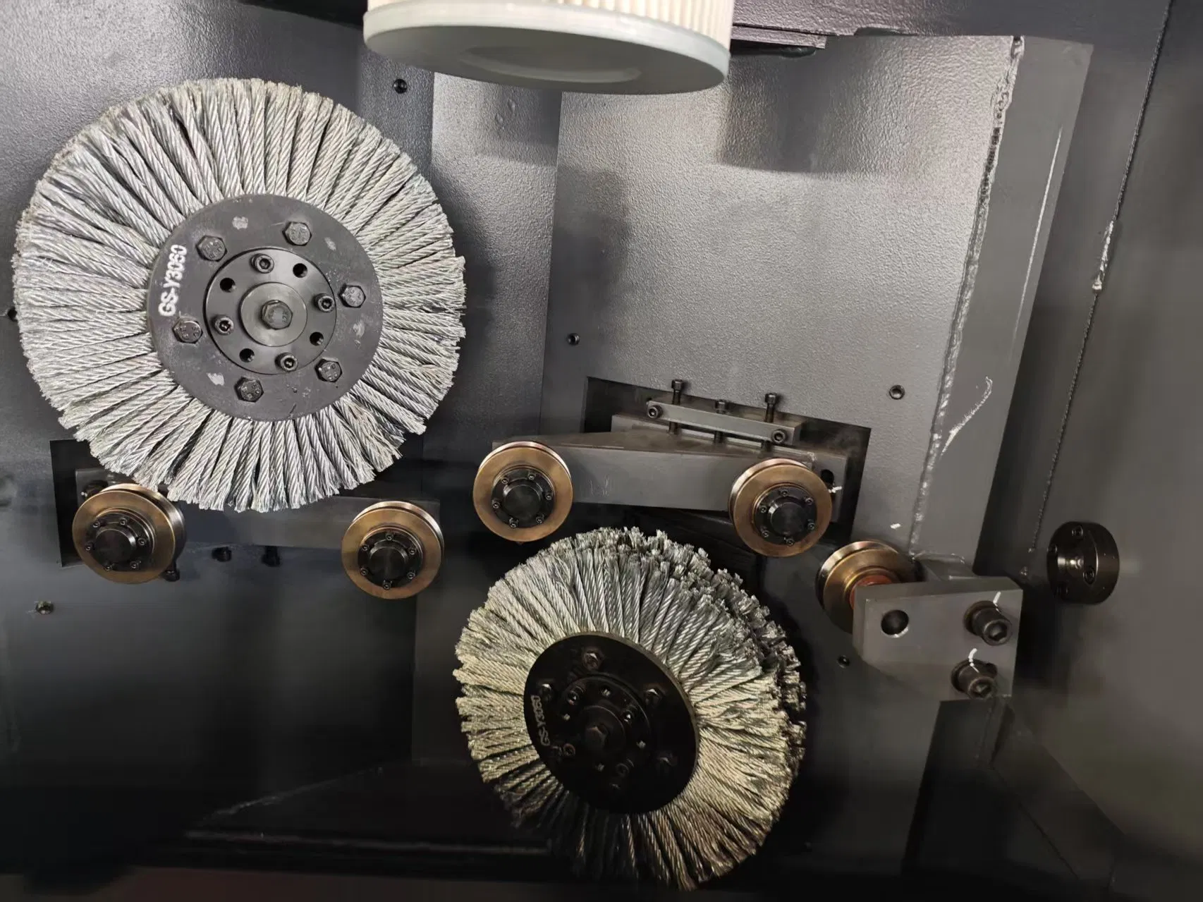 Автоматическая стальная щеточная машина для очистки проволоки