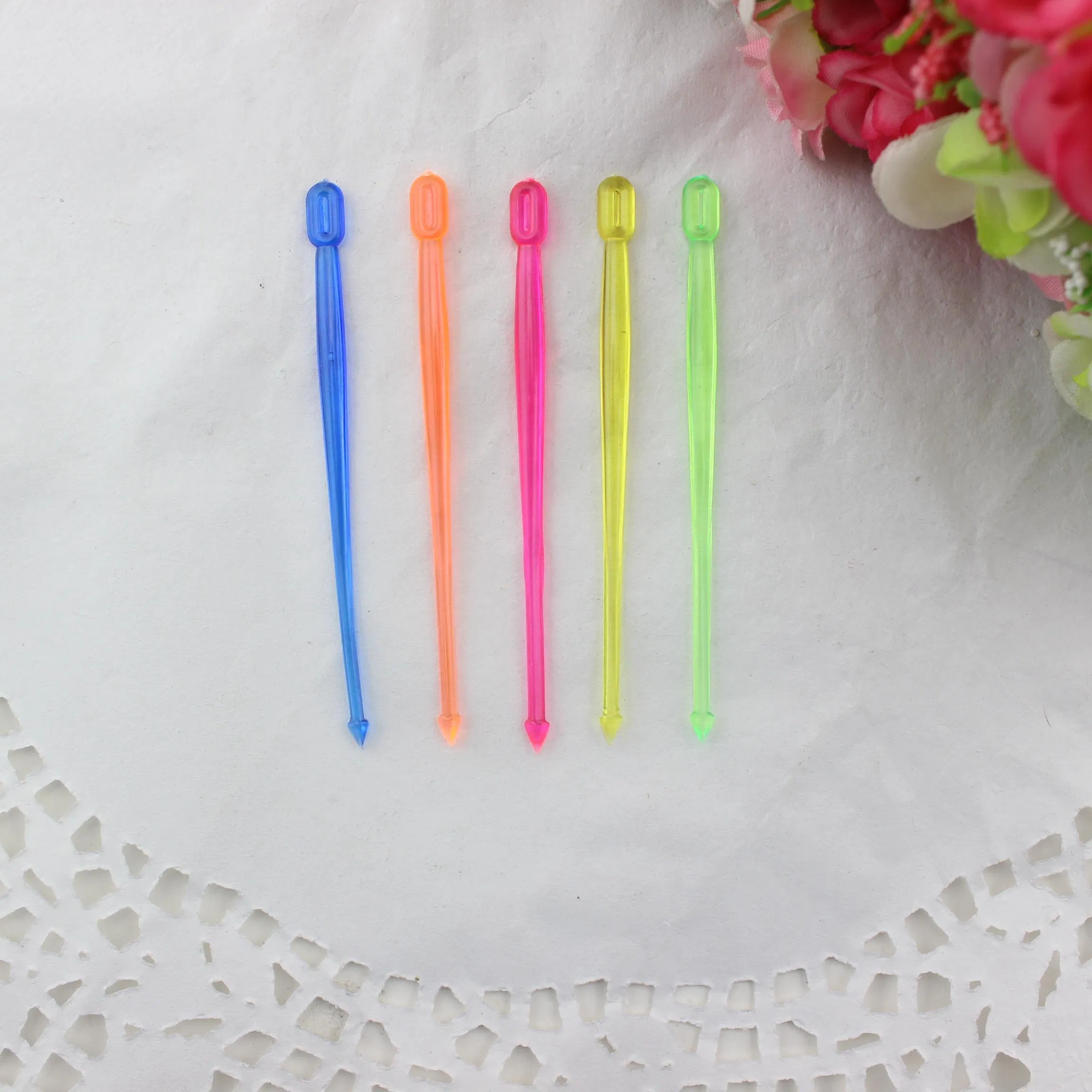 Vibrant Plastic Fruit Forks for Elegant Cake and Snack Serving