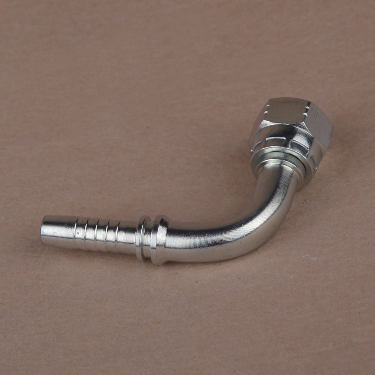 Угловой фитинг SAE 90° женский, конусное седло