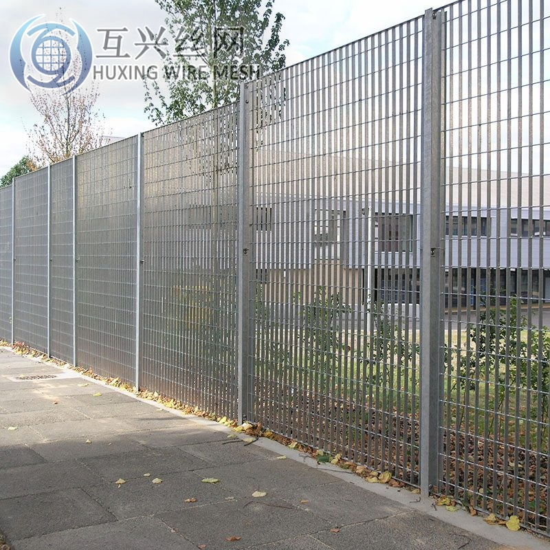 Hot Dipped Galvanized Carbon Steel Bar Weld Grid Heavy-Duty Durable Steel Grating Fence for Industrial and Residential Security Barriers