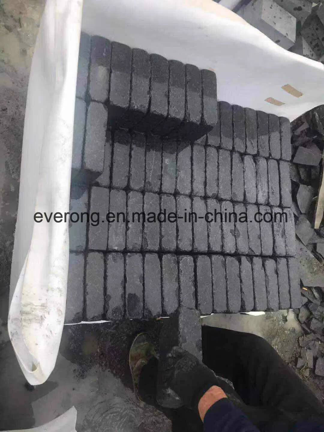 Natural Granite/Basalt Tumbled Stone Paver for Garden and Driveway