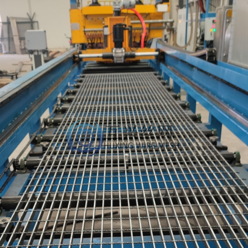 China Factory Sales Types of Steel Grating Mild Carbon Stainless Steel 304 Trench Drain Grating Steel Walkway Mesh Grating Press Lock Welded Steel Bar Grating