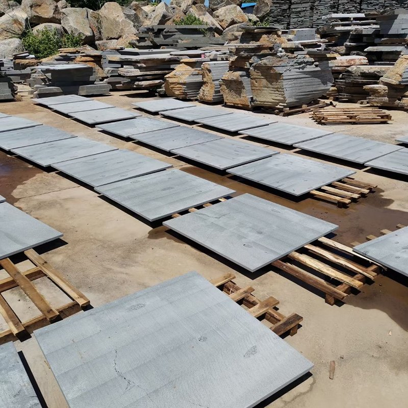 Hainan Black Stone Basalt Bluestone Tumbled Paving Cobbles Garden/Villa Project Price