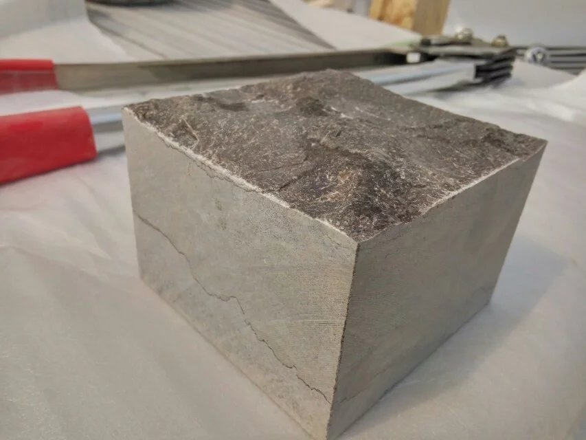 Building Material Natural Limestone Mushroom/Honed/Tumbled Bluestone for Floor Tiles and Paving Stone and Wall Cladding/Facade