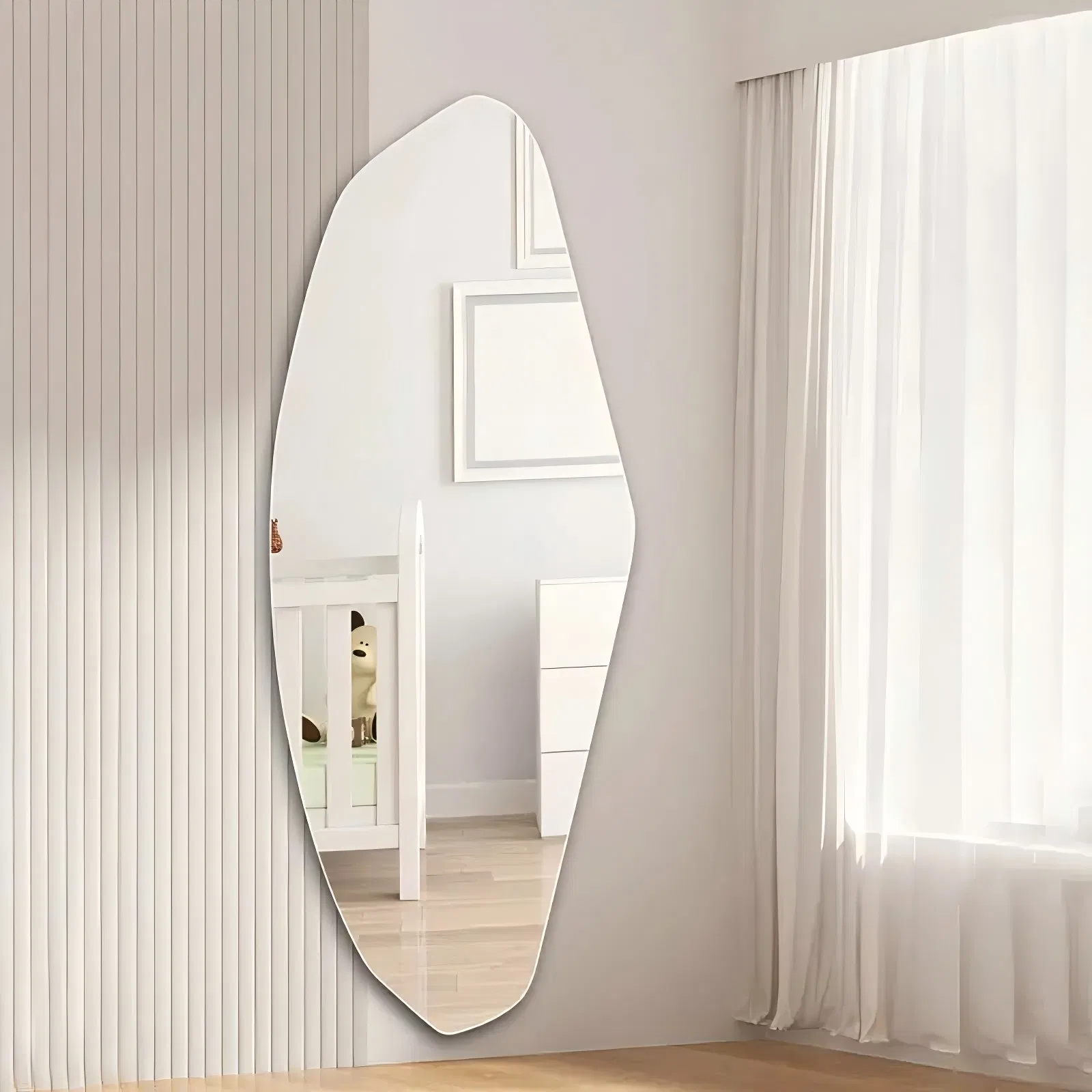 Factory Customized Frameless Bathroom Wall Mirror Irregular Decorative Mirror