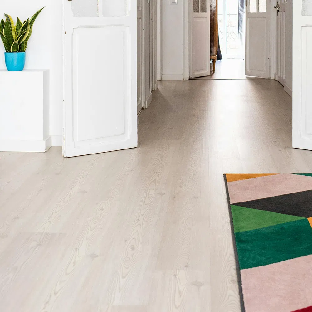 Eco-Friendly Waterproof Spc Vinyl Flooring with Wood Grain Design
