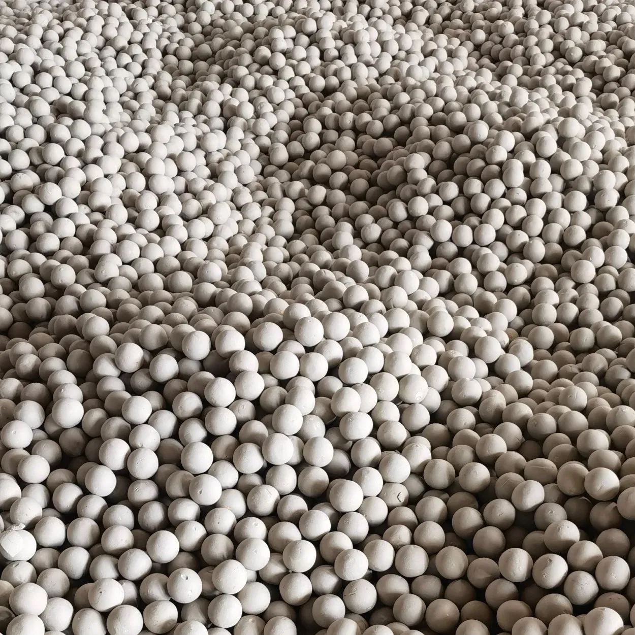 Medium Alumina Grinding Balls for Ceramics in Ball Mill