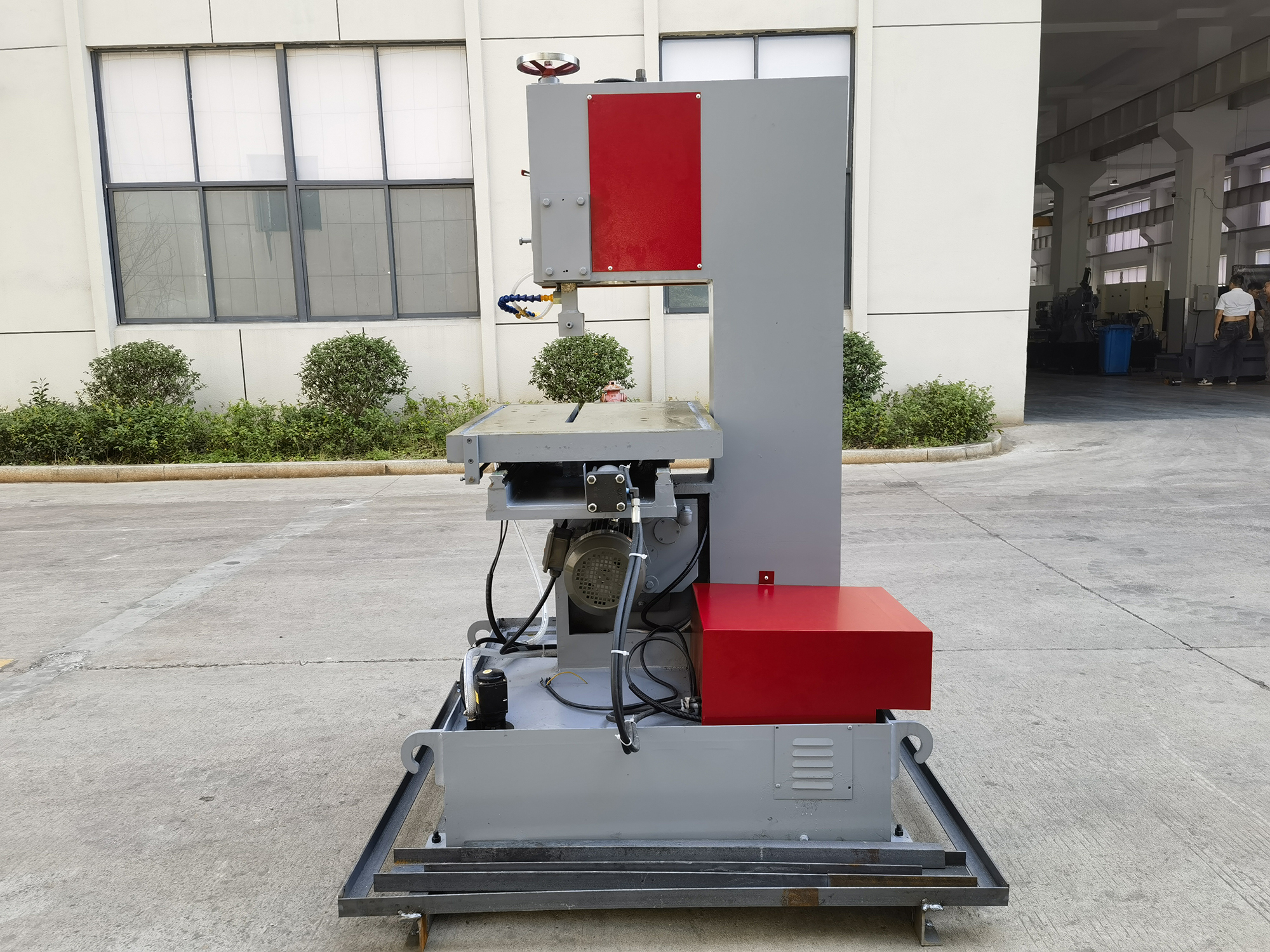 Станок ленточнопильный вертикальный гидравлический автоматический по металлу G5180