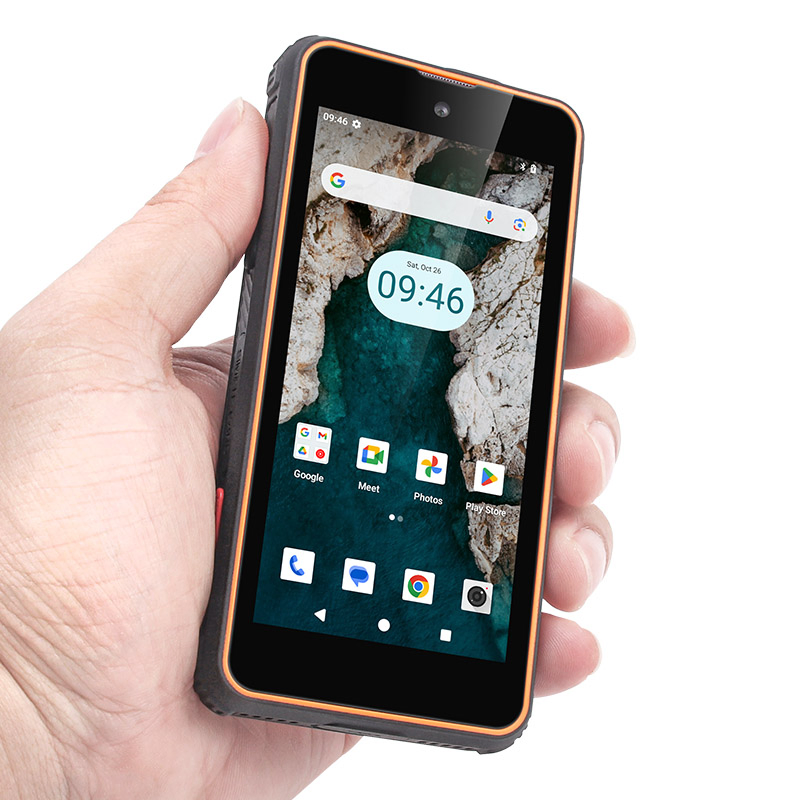 Защищённый смартфон Uniwa R4001 с NFC и кнопкой SOS