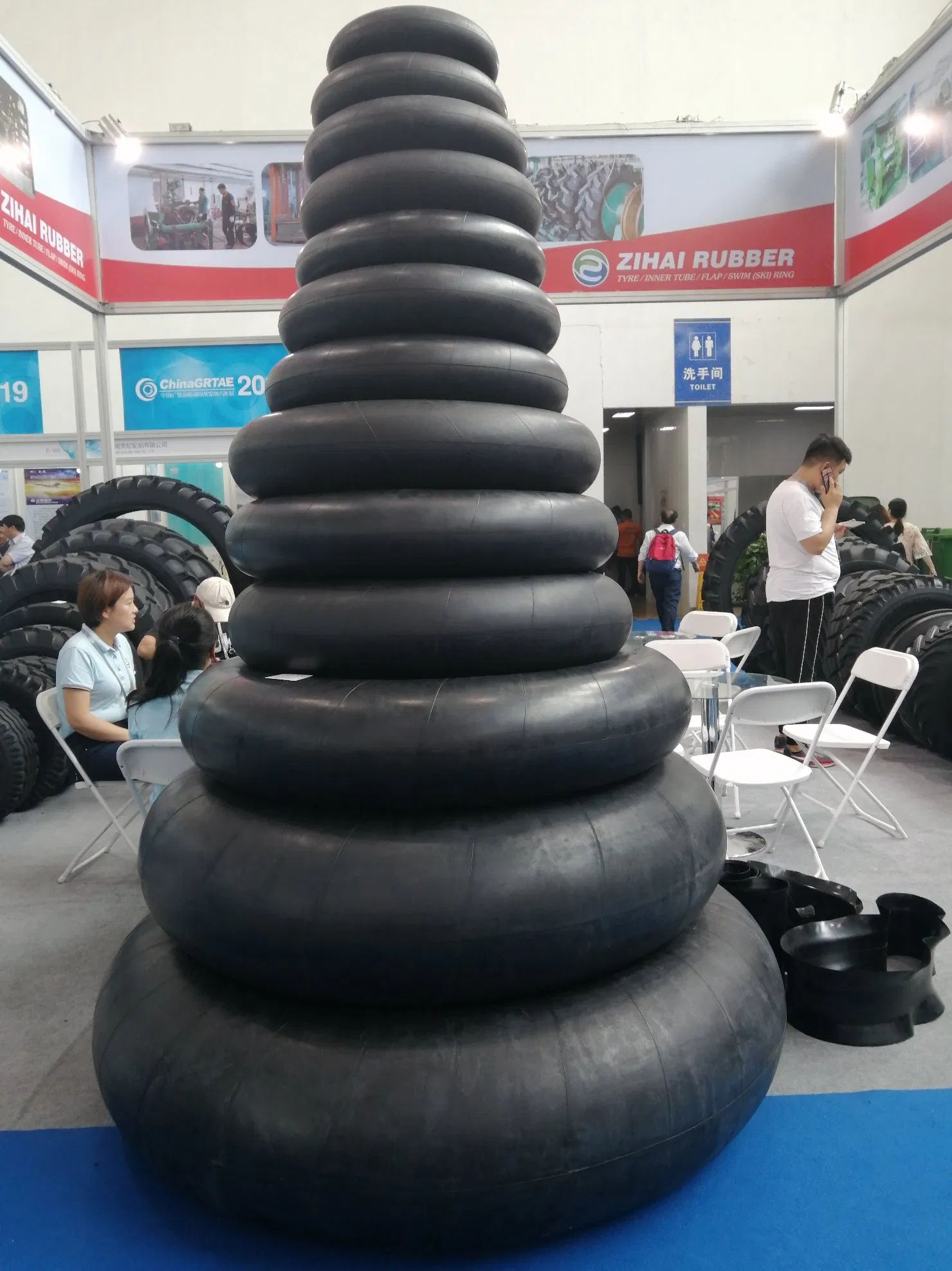 Шина тракторная синтетическая бутилкаучуковая 18.4-38 / 20.8-38