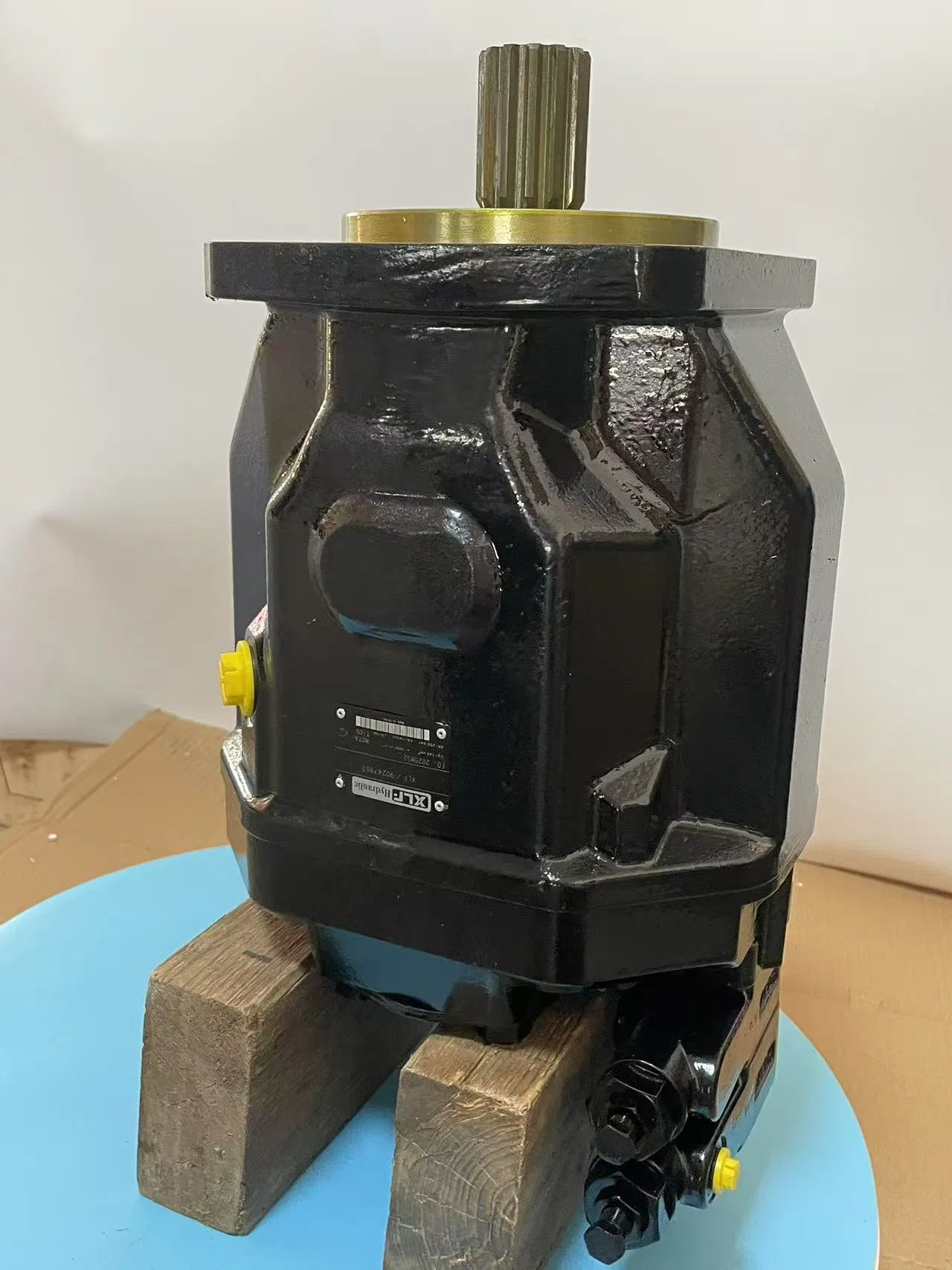 Плунжерный насос XLF 90247967 для экскаваторов