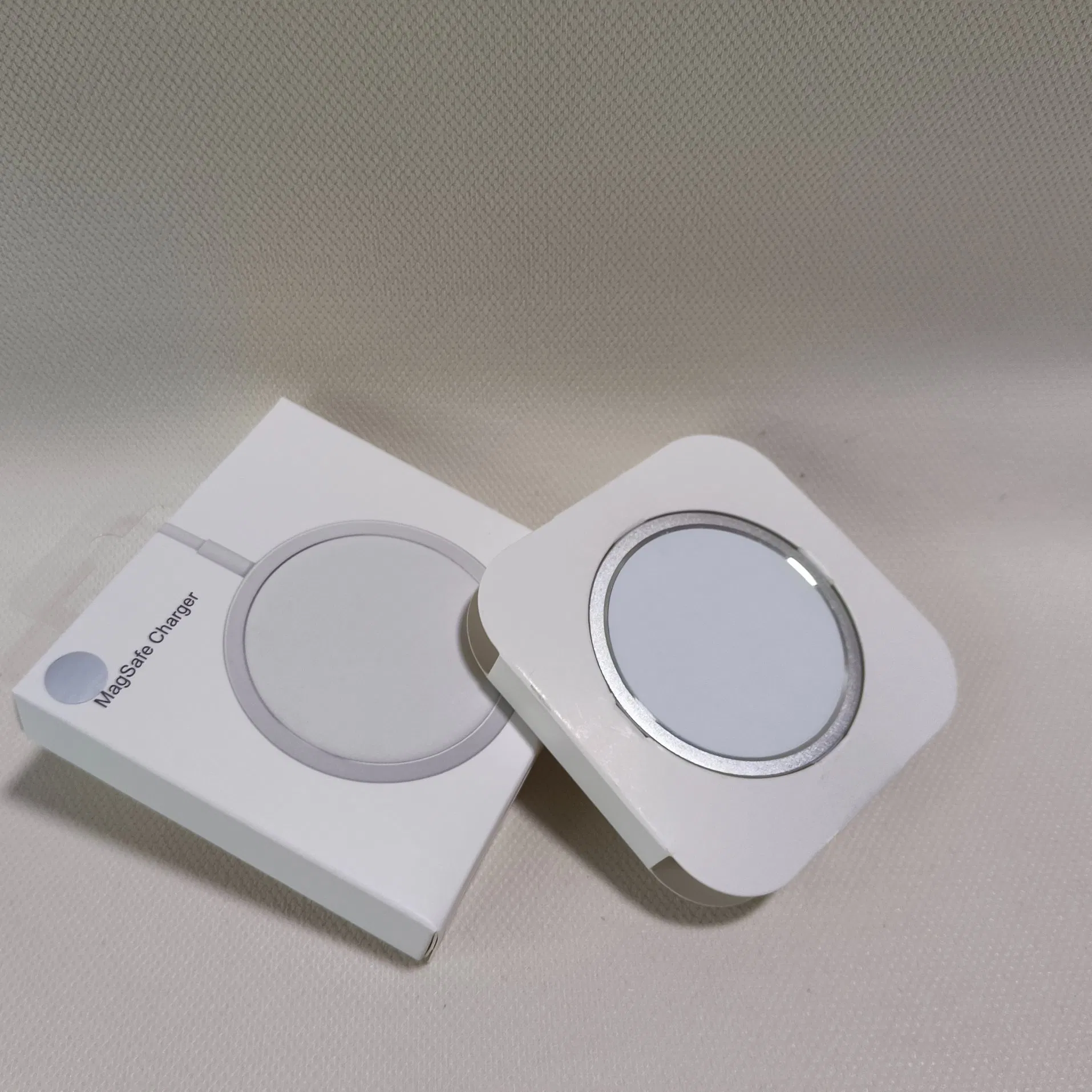 Магнитный зарядник MagSafe 20W, белый