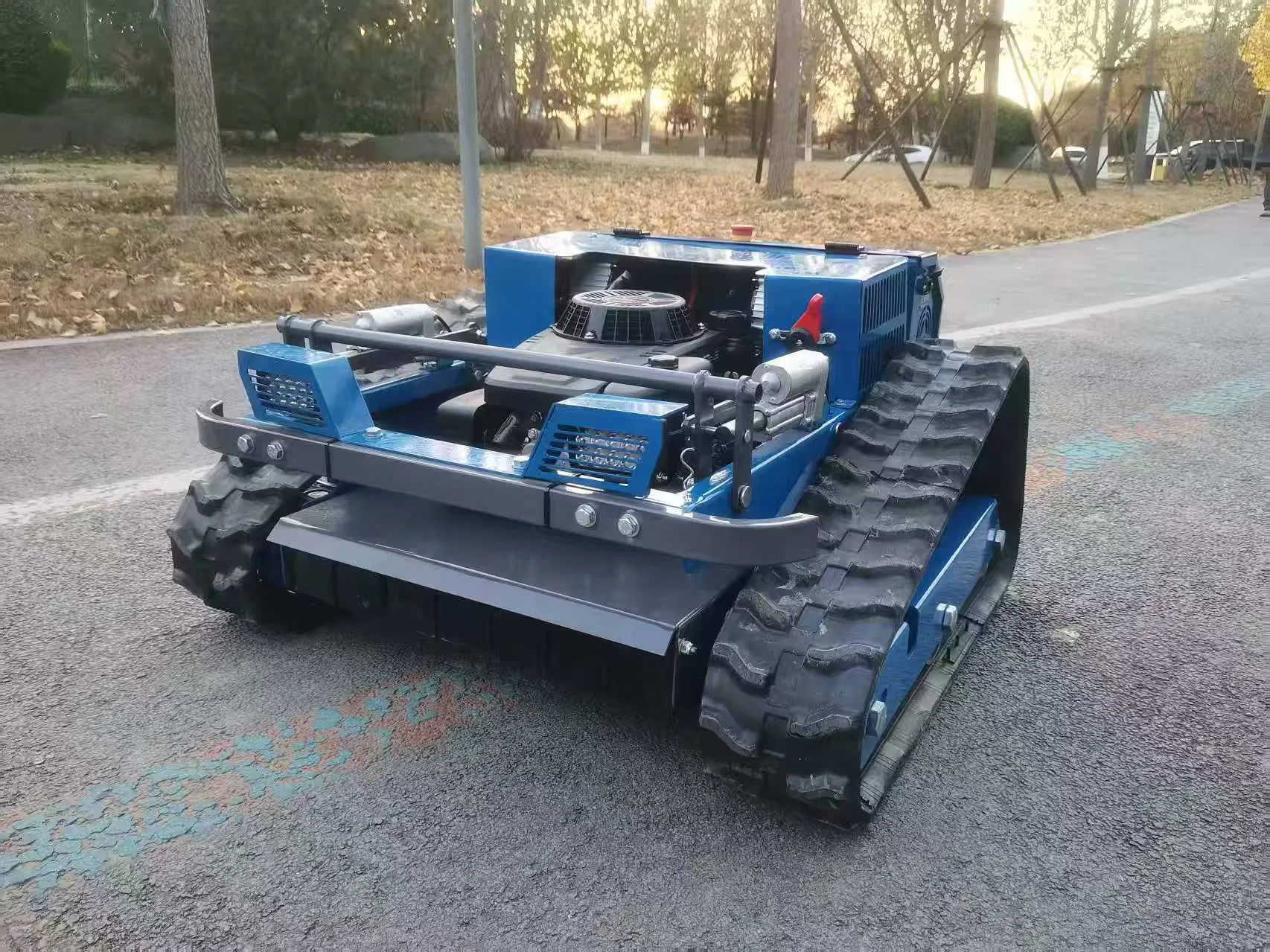 Робот-газонокосилка 550 мм с GPS и пультом ДУ