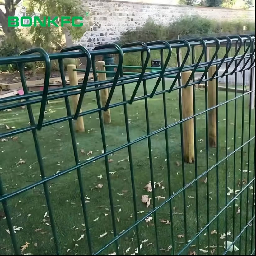 Durable Akzonobel Powder Coated BRC Wire Fence for International Buyers