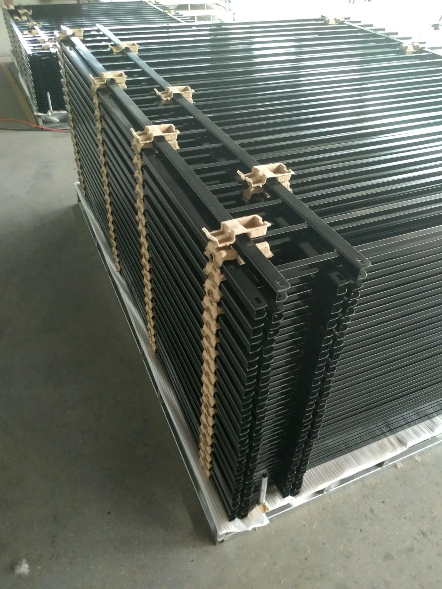 Customized Rackable Fence with Electrophoresis and Powder Coating for USA Ca Market