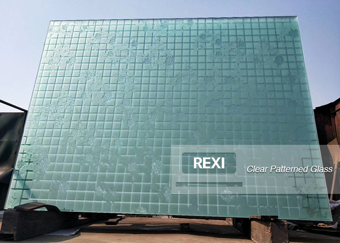 China Manufacturer Low Iron Patterned Glass with Factory price