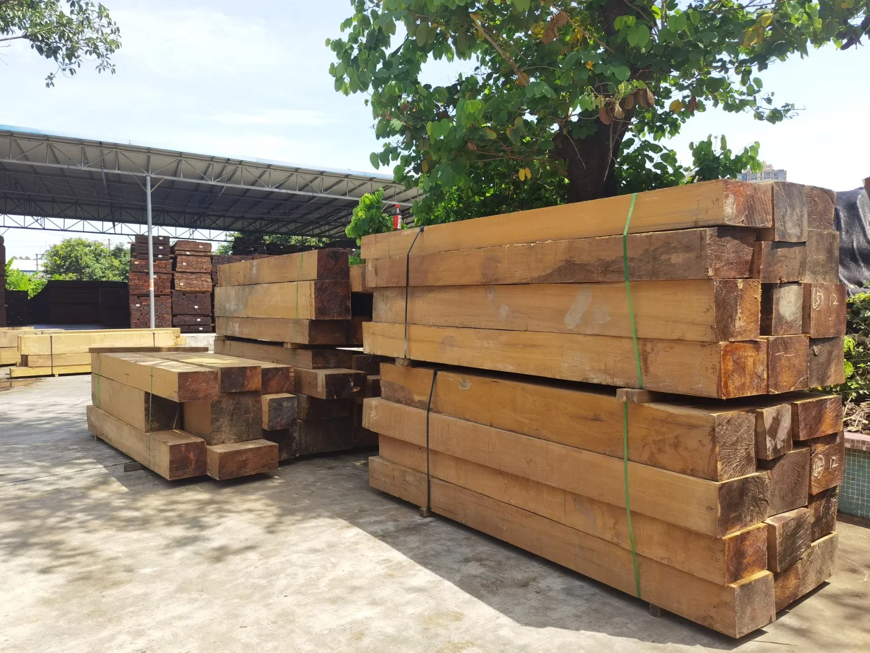 Source Supply Corrosion-Resistant Burmese Teak Wood Teak Wood Rafters